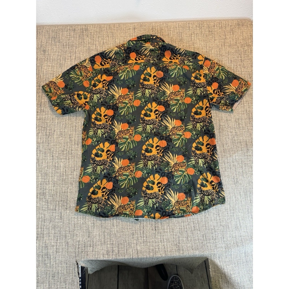 Super Massive Short Sleeve Button Up Tiger Leopard Cheetah Jungle Tropical Sz‎ L - Picture 10 of 15